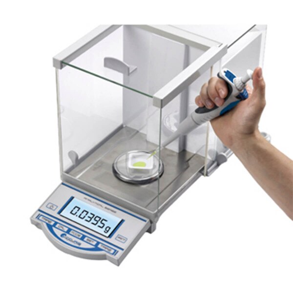 Analytical Balance, 210g, in use